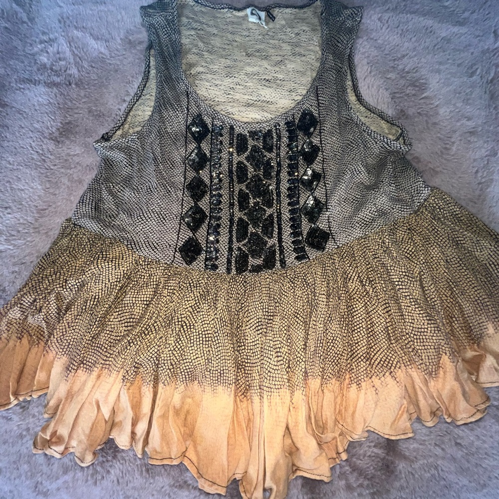 Anthropologie (Aemi + Kin) Sleveless Embroidered Peplum Style Top